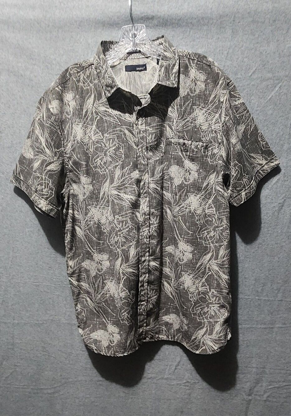 Bruno Sueded Sz Large Shirt Short Sleeve color Gray and white Hawaiin floral